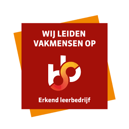 Stagiair leert het vak van smartphone reparatie bij Connect